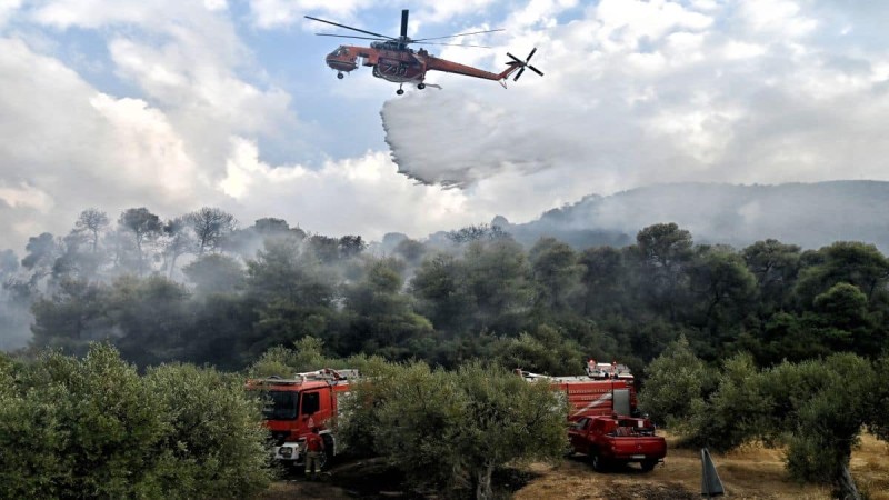 Φωτιά στο Μεγαλοβούνι Κορινθίας – Καίγεται δάσος, «σηκώθηκαν» αεροσκάφη