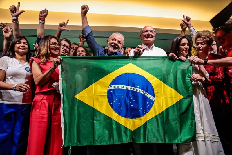 Εκλογές Βραζιλία:Ο Λούλα επέστρεψε πίσω στην προεδρική θέση με όλη την ιστορία στην πλάτη του