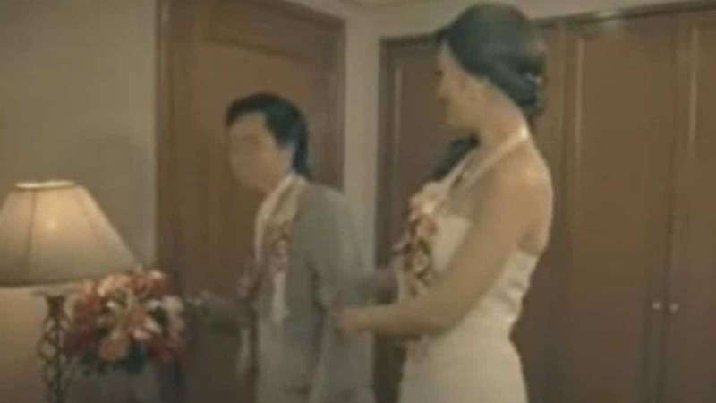 Νύφη έλαμπε από ομορφιά την πρώτη νύχτα του γάμου - Όταν όμως ο γαμπρός είδε.... αυτό λιποθύμησε (Video)