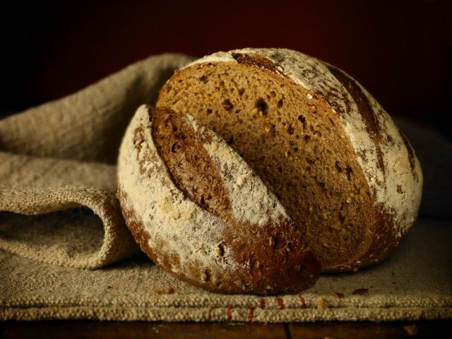 Μπαγιάτικο ψωμί σαν φρέσκο: Το κουζινικό κόλπο με αποτέλεσμα σε 10'