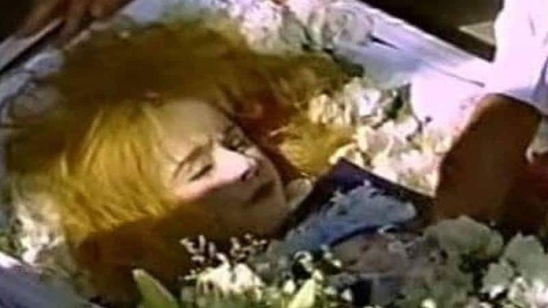 «Τον τάφο της τον έχουμε...»: Ανατριχιαστική αποκάλυψη για την νεκρή Αλίκη Βουγιουκλάκη!