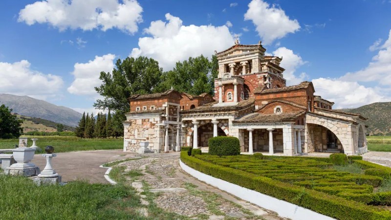 4+1 παράξενες εκκλησίες της Ελλάδας που ξεφεύγουν από το συνηθισμένο