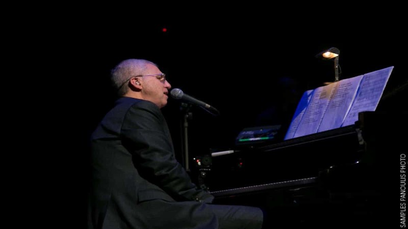 Ο Γιώργος Λαιμός γιορτάζει 50 χρόνια στη μουσική & σας προσκαλεί σε ένα μελωδικό ταξίδι στο Δημοτικό Θέατρο Πειραιά