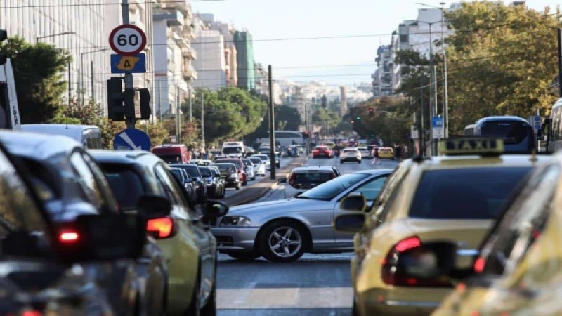 Κυκλοφοριακό κομφούζιο στην Αττική: Χάος σε κεντρικές αρτηρίες του λεκανοπεδίου! Οι δρόμοι που είναι στο «κόκκινο» - Πού υπάρχουν προβλήματα (Video)