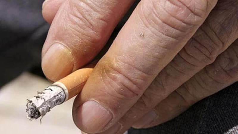 Κιτρινίλες στα χέρια από το τσιγάρο: Ο μοναδικός φυσικός τρόπος για να διώξετε τα σημάδια από τα δάχτυλα