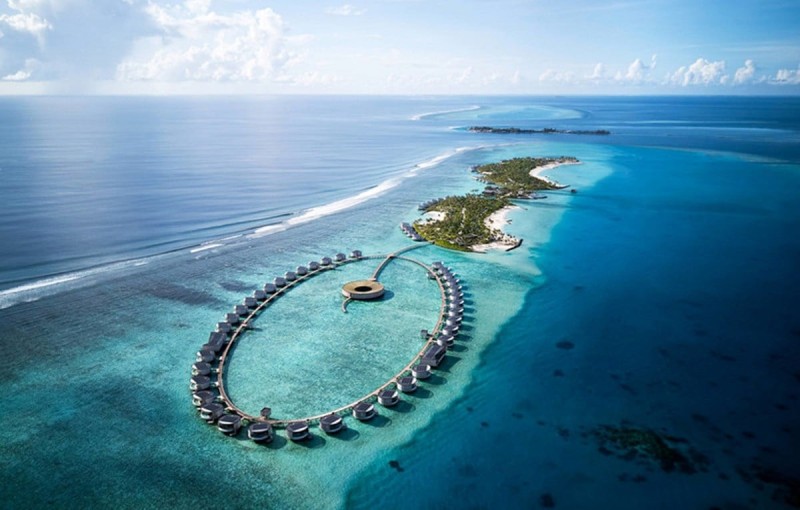 Μαλδιβες ξενοδοχείος γαλαζια νερα