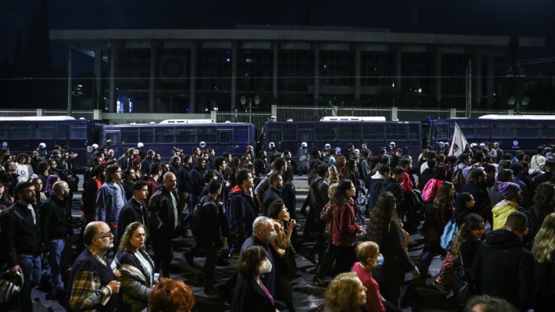 Πολυτεχνείο: Κοσμοσυρροή στη μεγάλη πορεία - Μικροεπεισόδια και 20 προσαγωγές