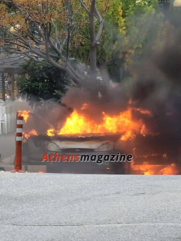 Θρίλερ στο Πόρτο Ράφτη: Αυτοκίνητο τυλίχθηκε στις φλόγες!