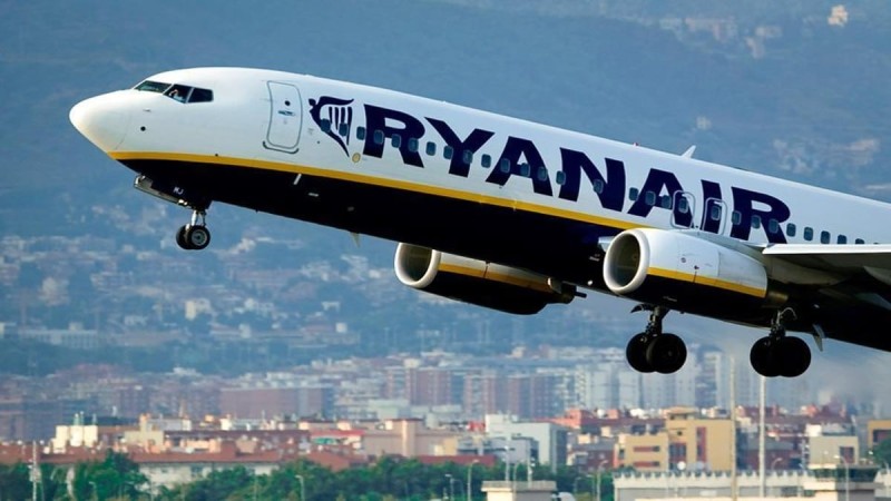 «Χαρίζει» τις φετινές γιορτές η Ryanair - Χριστουγεννιάτικη έκπληξη με 13 ευρώ!