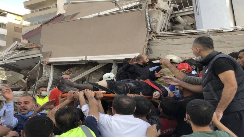 Σμύρνη: Ισχυρός σεισμός με ζημιές στο πέρασμά του 4,9 ρίχτερ