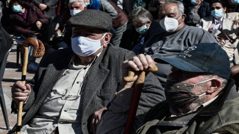 Συντάξεις: Σπιράλ μειώσεων λόγω χαμηλών εισφορών!