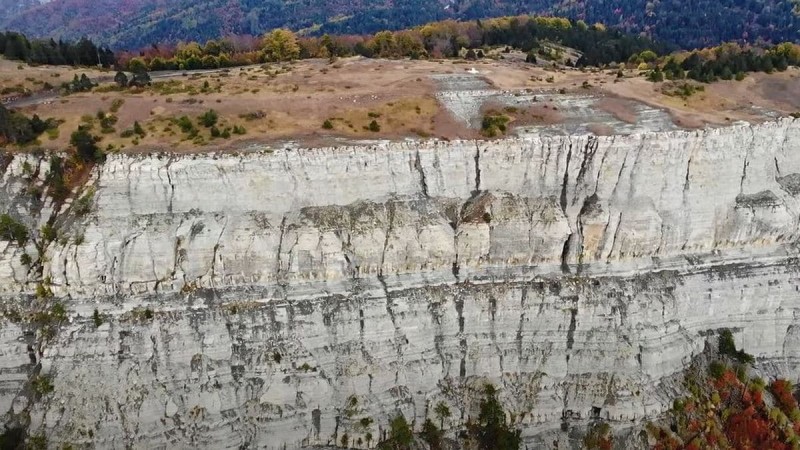 Απόκοσμο σκηνικό: H χαράδρα στην Δυτική Μακεδονία που κόβει την ανάσα και προκαλεί δέος