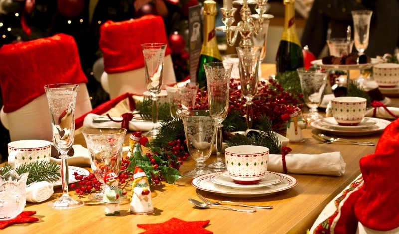 Δημιουργήστε με φαντασία: Φτιάξτε το πιο εύκολο και όμορφο διακοσμητικό για το Χριστουγεννιάτικο τραπέζι