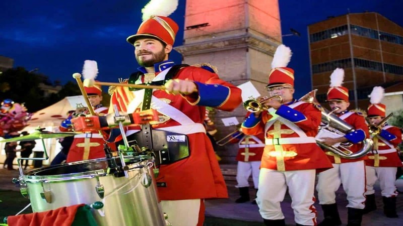 Χριστούγεννα στην Αθήνα: Ο Δήμαρχος Αθηναίων φωταγωγεί την πόλη μαζί με Δημάρχους από όλο τον κόσμο