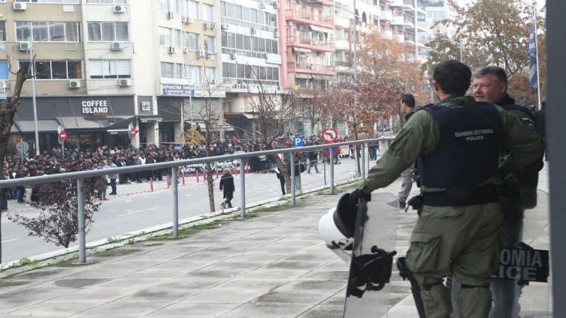 Θεσσαλονίκη: Το επόμενο 24ωρο η απόφαση για την προφυλάκιση ή μη του 34χρονου αστυνομικού – Νέα ποινική δίωξη ζητά ο ανακριτής