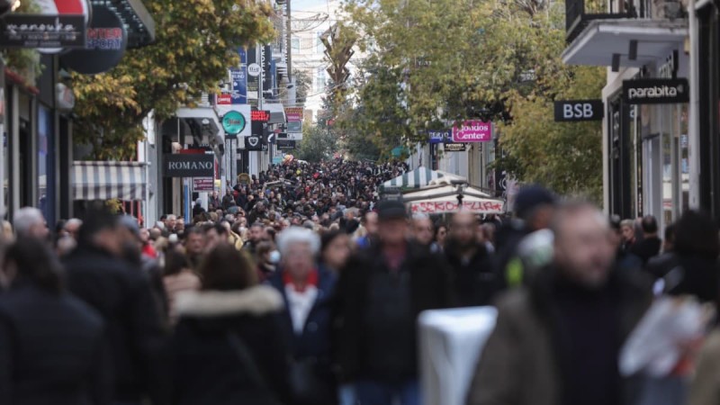 Εορταστικό ωράριο: Πώς θα λειτουργήσουν τα καταστήματα από βδομάδα