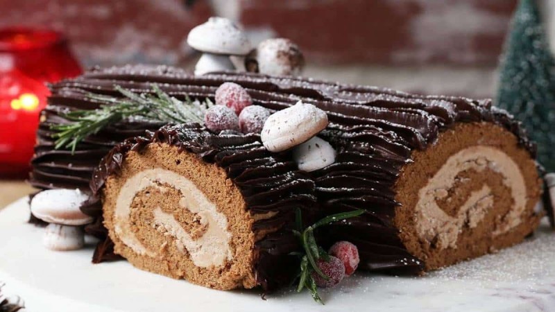 Λαχταριστός κορμός Χριστουγέννων στο φουλ της σοκολάτας: Ένα ελαφρύ και δροσερό γλυκό ψυγείου με μόνο 4 υλικά