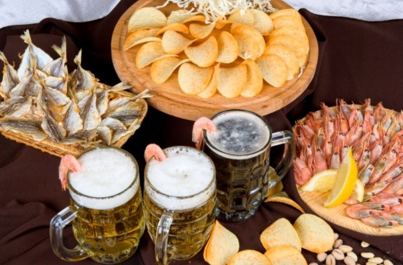 5 τρόφιμα και ποτά που απαγορεύεται να τα συνδυάσετε με αλκοόλ - Μεγάλη προσοχή στο Νο.4