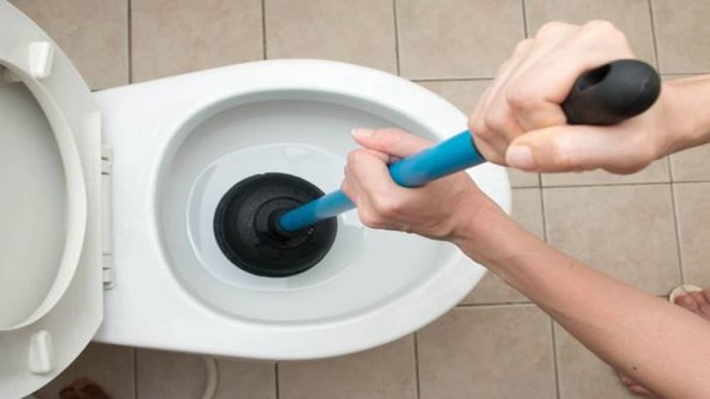 «Γλυκό» κόλπο για το ξεβούλωμα της λεκάνης - Οριστικό τέλος στο μεγάλο πρόβλημα της τουαλέτας