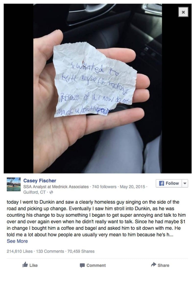 Αγόρασε σ' έναν άστεγο ένα γεύμα. Εκείνος της δίνει ένα σημείωμα μ ένα μυστικό που θα της αλλάξει όλη τη ζωή της