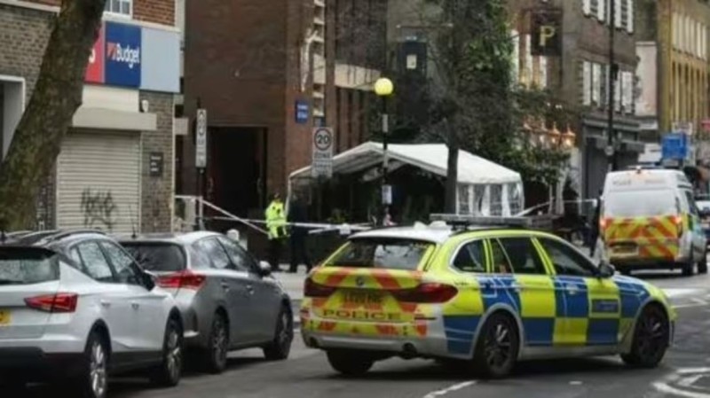 Συναγερμός στο Λονδίνο: Πυροβολισμοί έξω από εκκλησία - 7χρονο παιδί ανάμεσα στους τραυματίες