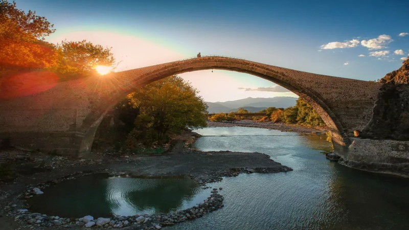 Μαστοροχώρια: Το χωριό της Ηπείρου όπου η φύση συνάντησε την τέχνη των ανθρώπων