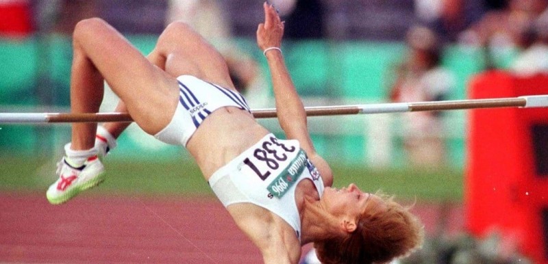 Θυμάστε την Νίκη Μπακογιάννη; Δείτε πως είναι στα 55 της η αργυρή Ολυμπιονίκης στο άλμα εις ύψος