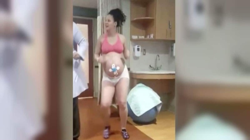 Έγκυος σηκώθηκε λίγο πριν την γέννα - Όταν οι γιατροί κατάλαβαν τι έκανε «έμειναν» με το στόμα ανοιχτό (video)