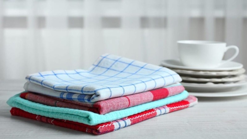 To τρίπτυχο της επιτυχίας: 3 απλοί τρόποι για να καθαρίσετε και να απολυμάνετε τις πετσέτες κουζίνας