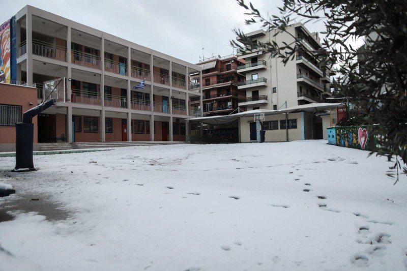 Κακοκαιρία «Μπάρμπαρα»: Κλειστά σχολεία και την Παρασκευή (10/2) - Σε ποιες περιοχές δεν θα λειτουργήσουν