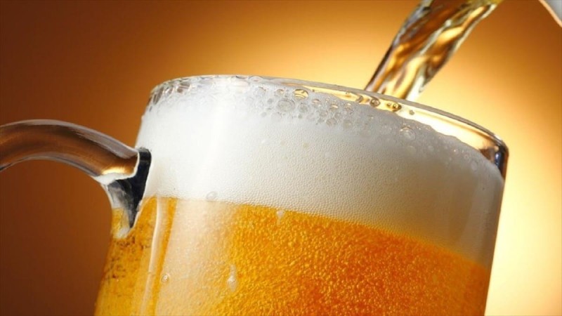 «Θαυματοποιός» η μπύρα: 10 μυστικές χρήσεις της που δεν είχατε φανταστεί καν!