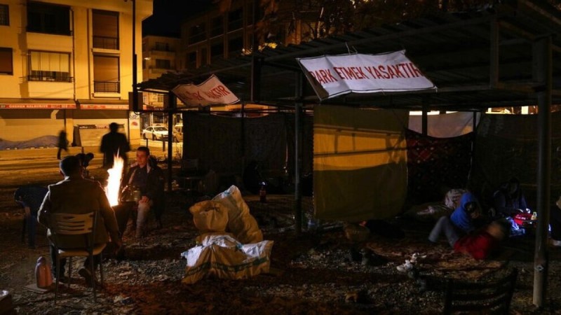 Σεισμός στην Τουρκία: Αυξάνεται ο αριθμός των νεκρών μετά τις νέες δονήσεις - Πάνω από 200 τραυματίες σε νοσοκομεία (Video)
