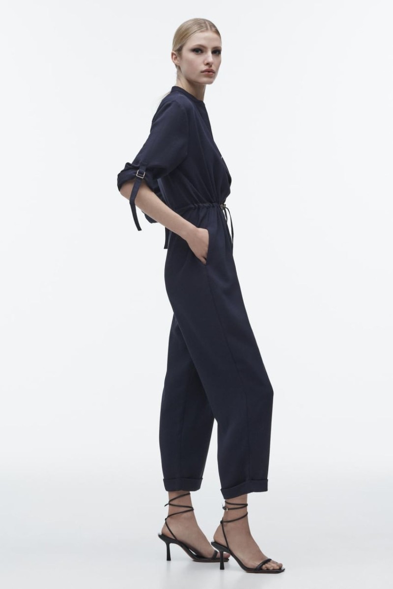 Έχει κάνει πάταγο! Αυτό το elegant jumpsuit από τα Zara θα γίνει το αγαπημένο σου κομμάτι