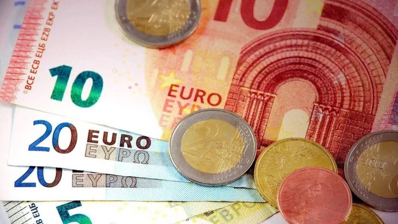 «Χαράς ευαγγέλια» στα ATM - Μπόνους επίδομα 300 ευρώ για χιλιάδες πολίτες