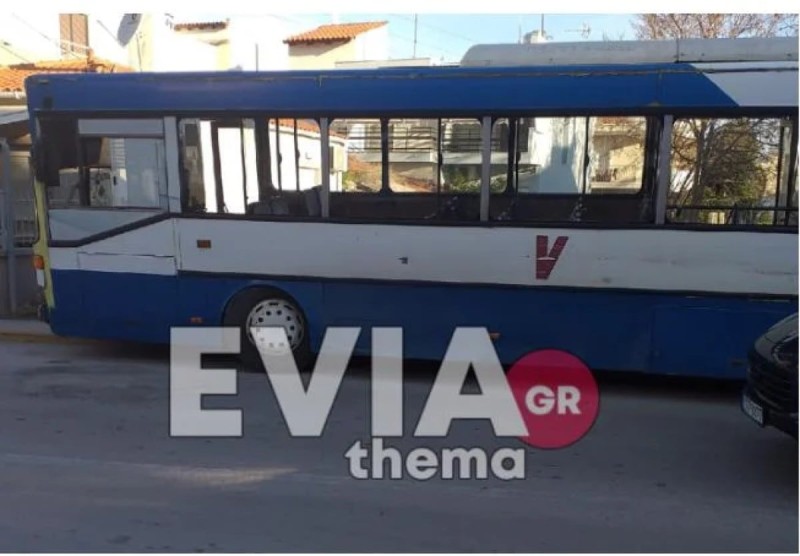 Σύγκρουση σχολικού λεωφορείου στη Χαλκίδα