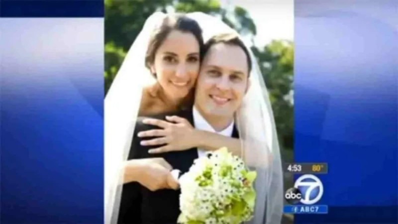 Πέθανε η αγαπημένη του σύζυγος και δύο χρόνια μετά η αστυνομία κοιτάει τις φωτογραφίες της νύφης από το γάμο και βλέπει το απίστευτο