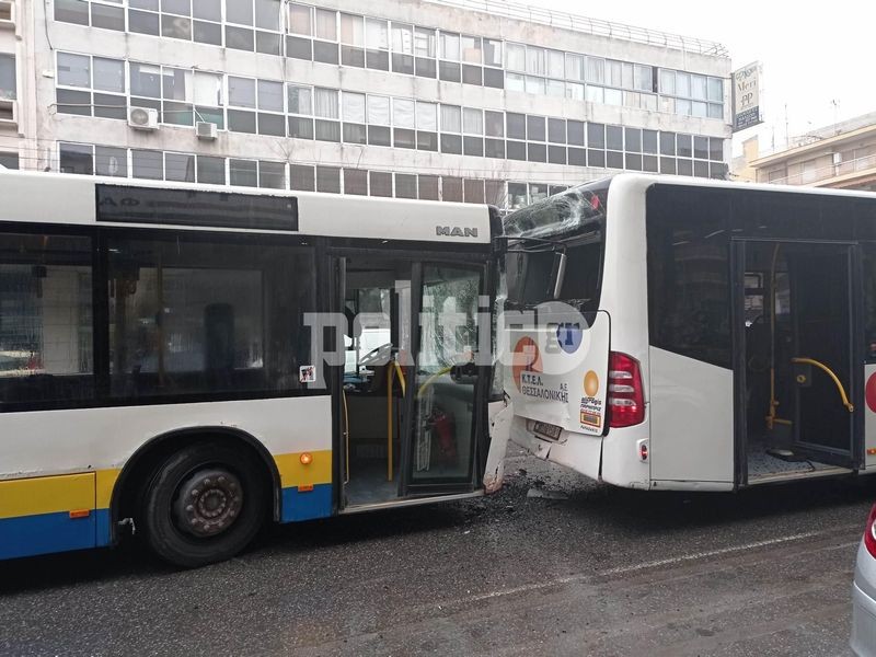Θεσσαλονίκη: Τροχαίο με σύγκρουση αστικών λεωφορείων - Δύο τραυματίες