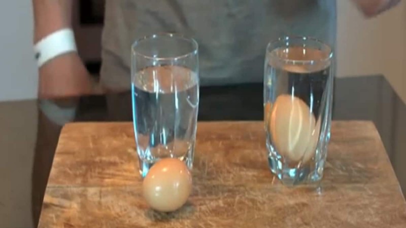 Το παράξενο κόλπο για να καταλάβεις αν είναι φρέσκο το αυγό