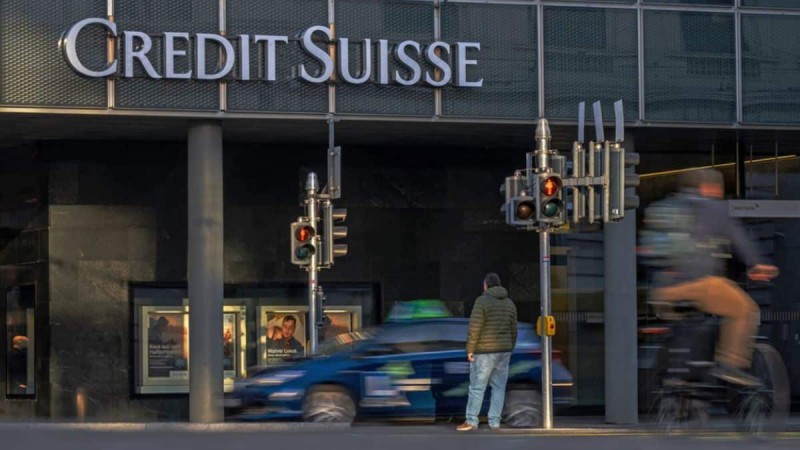 Τι προκάλεσε το κραχ της Credit Suisse - Επιστρέφουν τα τραπεζικά «φαντάσματα»