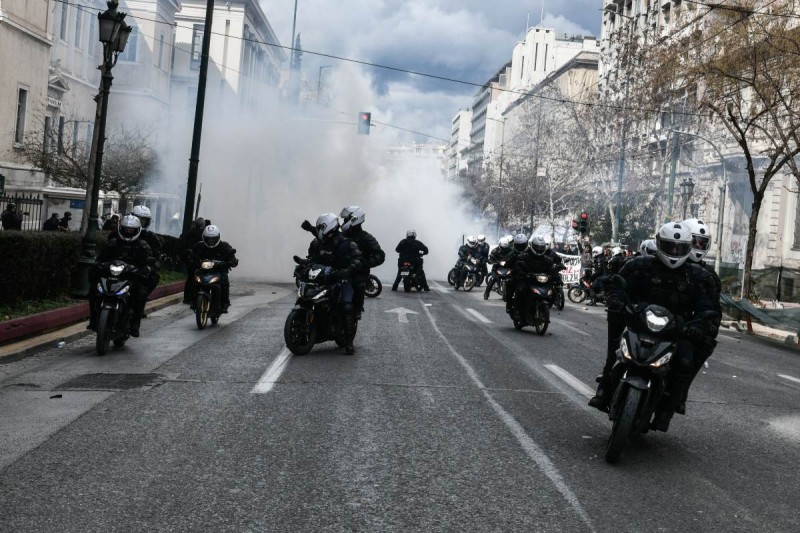 Συλλαλητήριο για Τέμπη στην Αθήνα επεισόδια αστυνομικοί