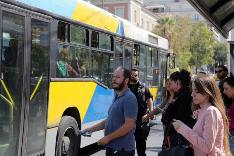 «Χειρόφρενο» στα αθηναϊκά ΜΜΜ: Στάση εργασίας αύριο (4/4) σε λεωφορεία και τρόλεϊ - Οι ώρες