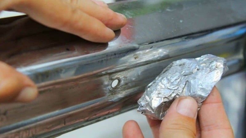 Σκουριά σε μέταλλα: Το κόλπο με το αλουμινόχαρτο για να την εξαφανίσετε χωρίς χημικά