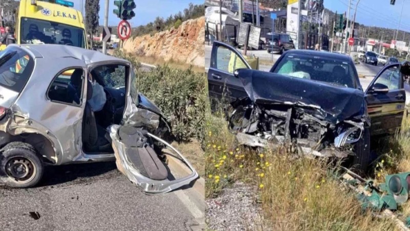 Θανατηφόρο τροχαίο στη Λεωφόρο Βάρης Κορωπίου: Αυτοκίνητο παραβίασε το κόκκινο, νεκρή μία 76χρονη (φωτο)
