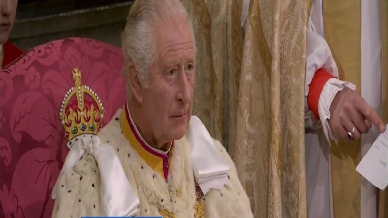 Live: Στέψη Βασιλιά Καρόλου - Τα πρώτα του λόγια και ο όρκος στη μεγαλειώδη τελετή - «Δεν έρχομαι για να με υπηρετούν...» (Video)
