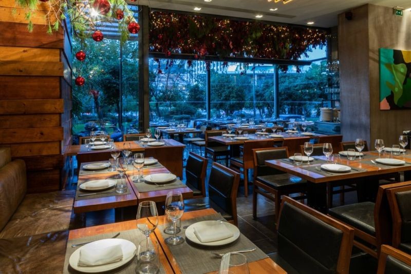 Τα 204 top εστιατόρια και ταβέρνες σε όλη την Ελλάδα - Η ελίτ της γαστρονομικής σκηνής σε 12 κατηγορίες