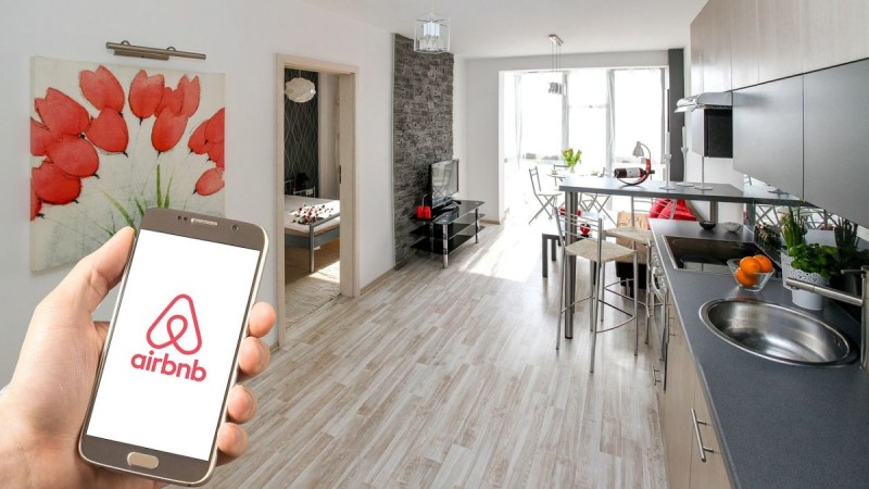 Αυξημένες οι τιμές αλλά περιζήτητα τα Airbnb σε δημοφιλείς προορισμούς της χώρας!
