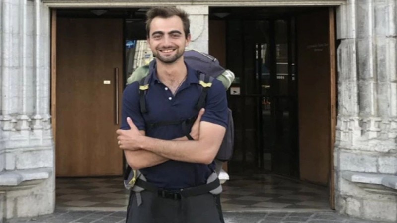 Γαλλία: «Έδρασα ενστικτωδώς, δε βρέθηκα τυχαία εκεί...» λέει ο 24χρονος «ήρωας με το σακίδιο» - Ποιος είναι ο Ανρί που έσωσε τα παιδάκια στο πάρκο (video)