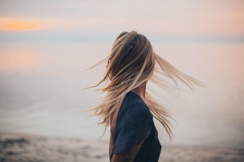 Καμένα μαλλιά από ισιωτική: 5 τρόποι να τα δεις ξανά όπως τα ονειρεύεσαι!