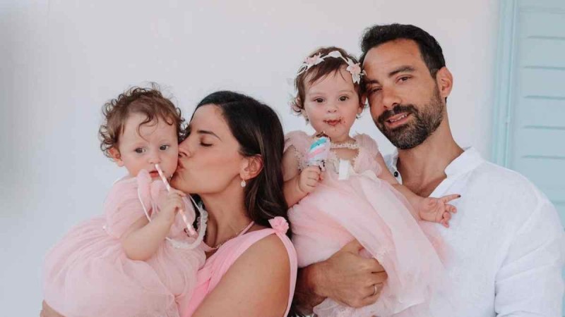 Τρισευτυχισμένος ο Σάκης Τανιμανίδης: Έρχεται το τρίτο κοριτσάκι στην οικογένεια του – Η αποκάλυψη μέσα σε μια φωτογραφία