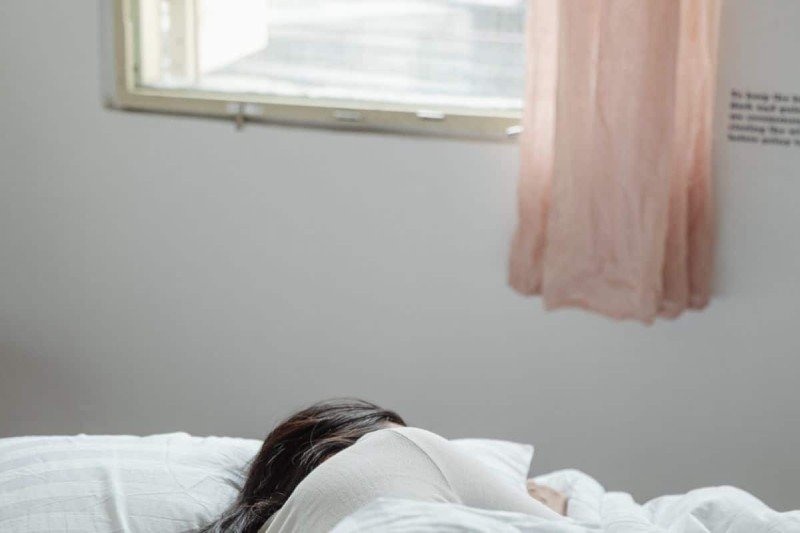 Ύπνος με κλιματιστικό: Οι κρυφοί κίνδυνοι για την υγεία σου